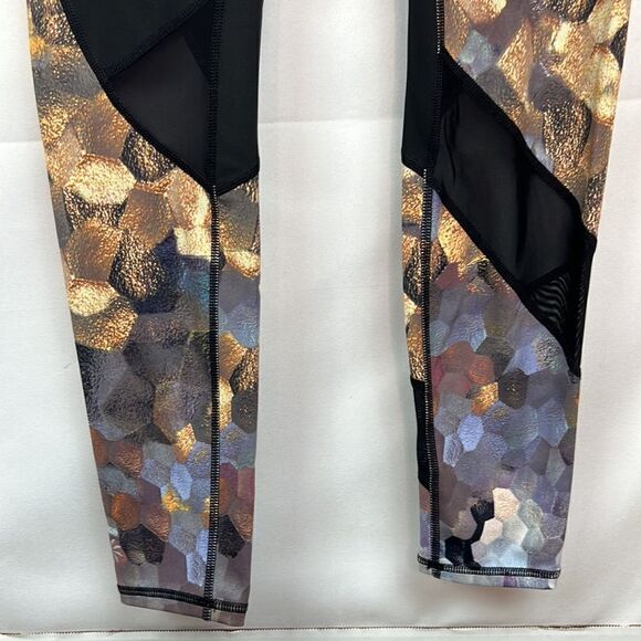 Athleta Black leggings with snake print accents EUC size XS - Picture 4 of 11